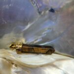 1 pendentif Œil de Tigre NO 3- laiton haute polissage