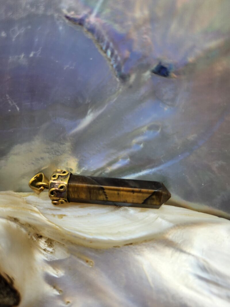 1 pendentif Œil de Tigre NO 3- laiton haute polissage