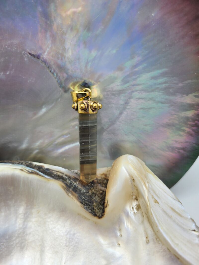 1 pendentif pointe Fluorite NO 1- laiton haute polissage